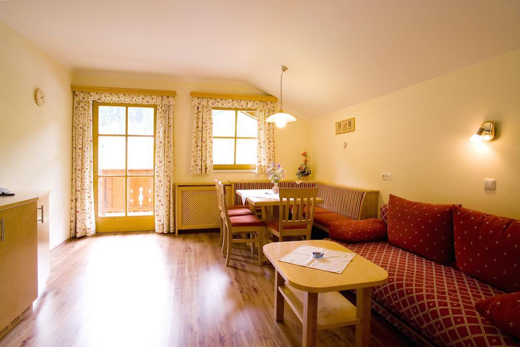 Kleinellmauhof Apartman Grossarl Szoba fotó